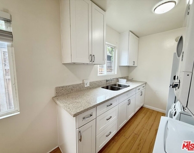 630 N Westbourne Drive - Photo Thumbnail 4