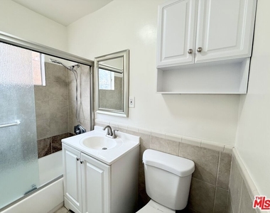 630 N Westbourne Drive - Photo Thumbnail 8