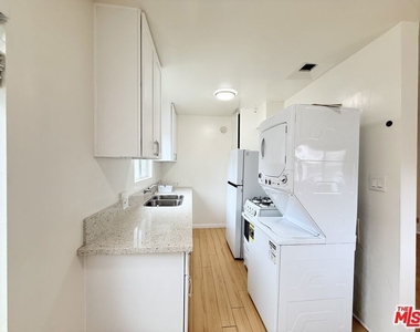 630 N Westbourne Drive - Photo Thumbnail 3