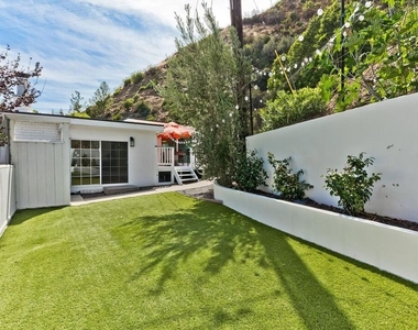 3493 Mandeville Canyon Road - Photo Thumbnail 18