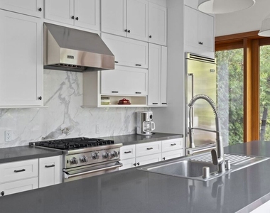 1310 Riviera Avenue - Photo Thumbnail 10