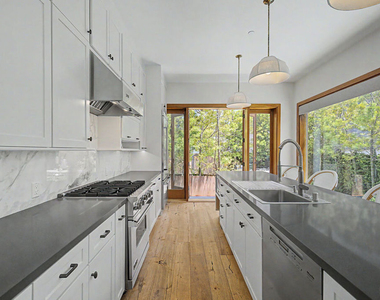 1310 Riviera Avenue - Photo Thumbnail 1