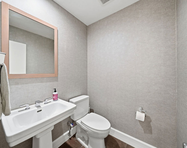 1342 Stanford Street - Photo Thumbnail 9