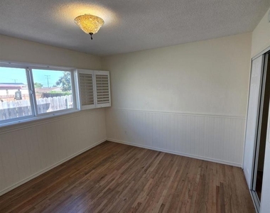 5051 Dubois Drive - Photo Thumbnail 10