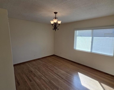5051 Dubois Drive - Photo Thumbnail 6