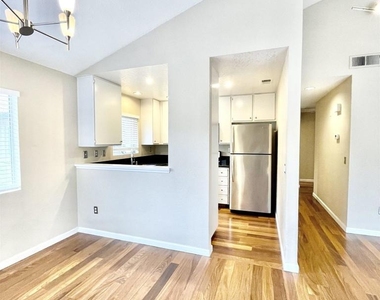 11329 Avenida Los Lobos - Photo Thumbnail 8