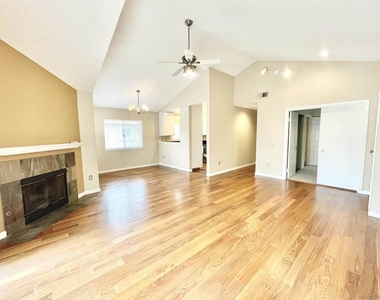 11329 Avenida Los Lobos - Photo Thumbnail 4