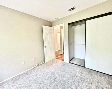 11329 Avenida Los Lobos - Photo Thumbnail 15
