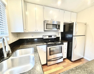 11329 Avenida Los Lobos - Photo Thumbnail 12