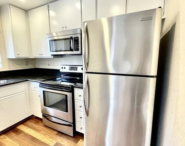 11329 Avenida Los Lobos - Photo Thumbnail 10