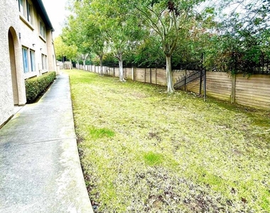 11329 Avenida Los Lobos - Photo Thumbnail 28