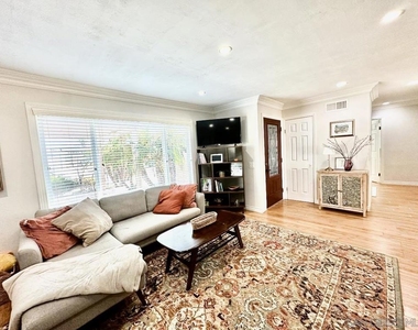 10216 Empress Ave - Photo Thumbnail 5