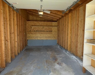 1455 Bluebird Ln - Photo Thumbnail 18