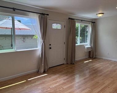 1455 Bluebird Ln - Photo Thumbnail 2