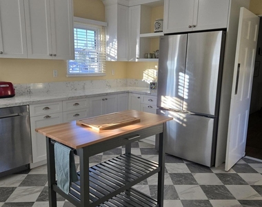 901 A Ave - Photo Thumbnail 10