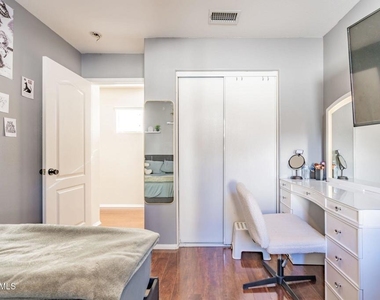 5053 Flagstone Lane - Photo Thumbnail 30