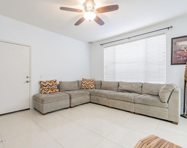 5053 Flagstone Lane - Photo Thumbnail 11
