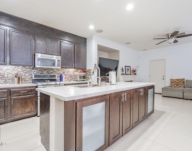 5053 Flagstone Lane - Photo Thumbnail 9