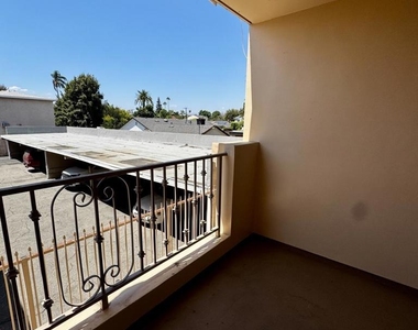 13525 Vanowen Street - Photo Thumbnail 19