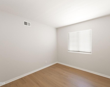 1053 Ayhens Street - Photo Thumbnail 9