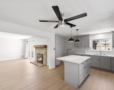 1053 Ayhens Street - Photo Thumbnail 5