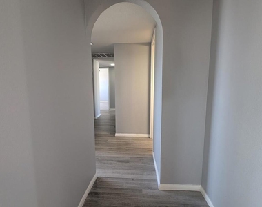 2373 Oahu Lane - Photo Thumbnail 10