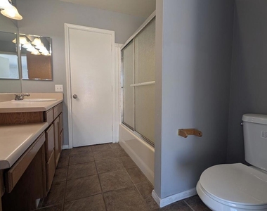 2373 Oahu Lane - Photo Thumbnail 12