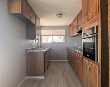 2373 Oahu Lane - Photo Thumbnail 7
