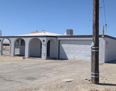 2373 Oahu Lane - Photo Thumbnail 2