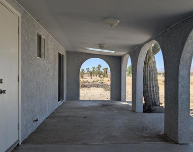 2373 Oahu Lane - Photo Thumbnail 18