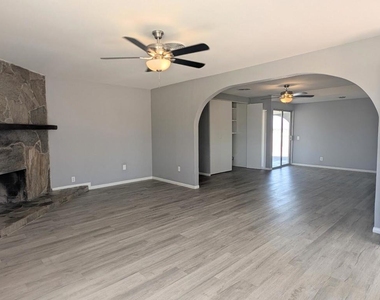 2373 Oahu Lane - Photo Thumbnail 4