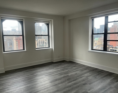 West 34th Street - Photo Thumbnail 1