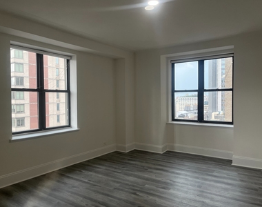 West 34th Street - Photo Thumbnail 7
