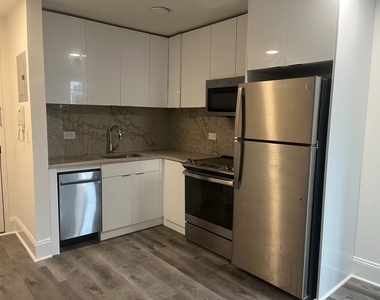 West 34th Street - Photo Thumbnail 4