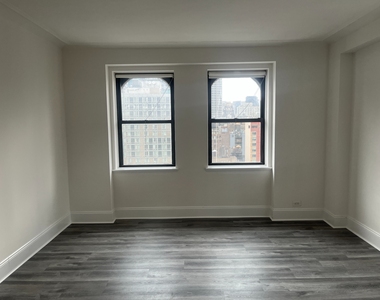 West 34th Street - Photo Thumbnail 2