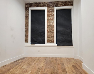 Seneca Ave - Photo Thumbnail 8