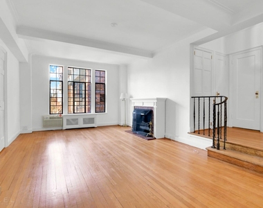 20 Continental Avenue - Photo Thumbnail 3