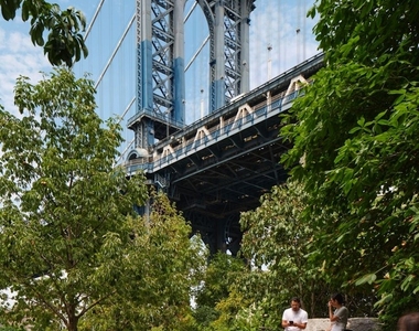 Washington Street - Photo Thumbnail 4