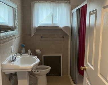 1227 Daffodil Lane - Photo Thumbnail 6