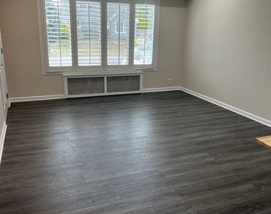 1227 Daffodil Lane - Photo Thumbnail 2