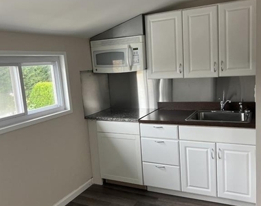 1227 Daffodil Lane - Photo Thumbnail 9