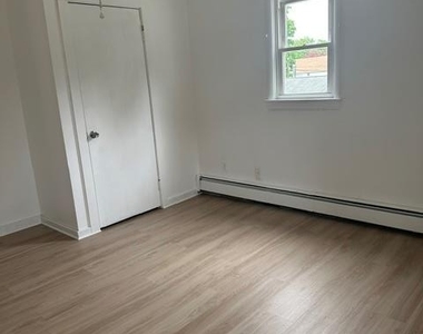 657 South Street - Photo Thumbnail 14