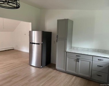 657 South Street - Photo Thumbnail 10