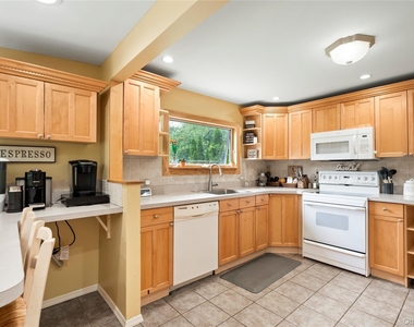 306 Mccall Avenue - Photo Thumbnail 9