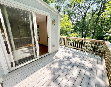 8 Anton Place - Photo Thumbnail 10