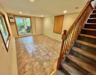 8 Anton Place - Photo Thumbnail 16