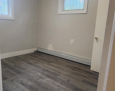 10647 Sutphin Boulevard - Photo Thumbnail 2