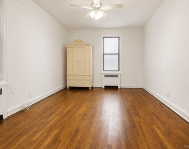 167-10 Crocheron Avenue - Photo Thumbnail 12