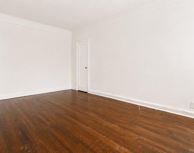 167-10 Crocheron Avenue - Photo Thumbnail 8