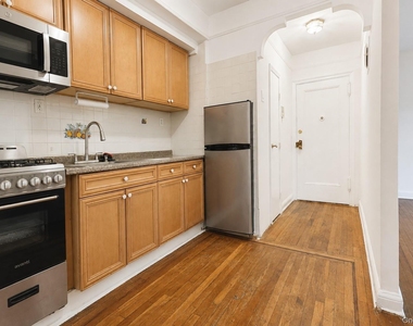 167-10 Crocheron Avenue - Photo Thumbnail 4